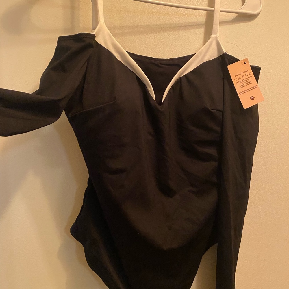 Black and White Off-Shoulder Popilush shape wear body suit M